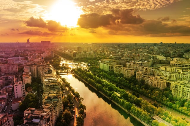 Meteorologii au anunțat temperaturi de până la 38°C în București până miercuri