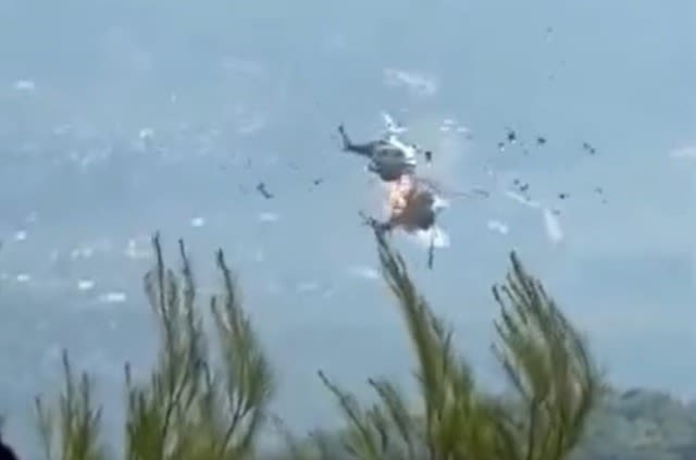 Două elicoptere s-au ciocnit în Grecia în timpul stingerea unui incendiu, 2 persoane s-au stins din viață