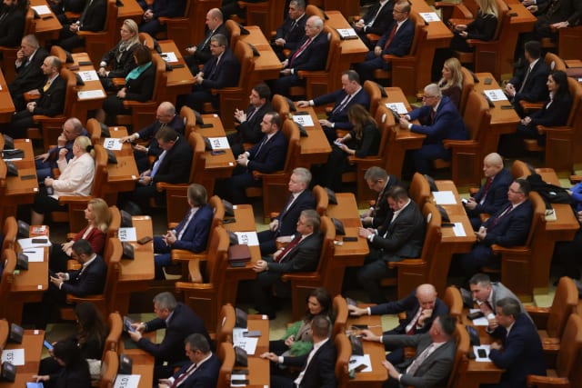 Camera Deputaților a reluat dezbaterile pentru legea ANI într-o sesiune extraordinară