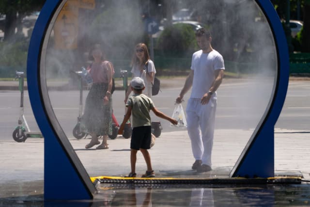 Val de caniculă în București: temperaturi de până la 38°C și nopți tropicale