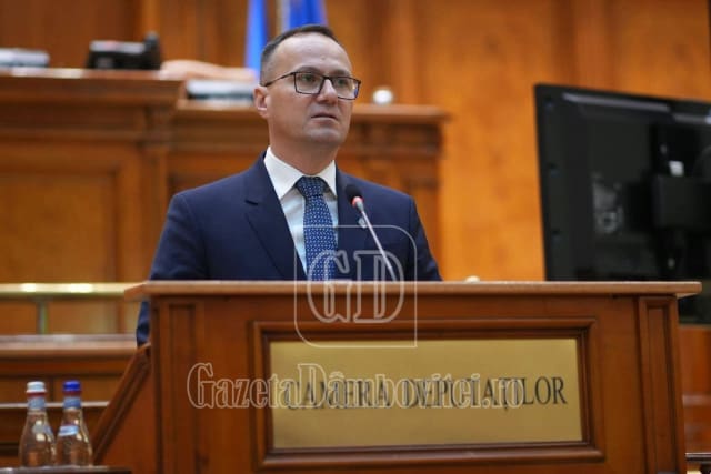 deputat Aurelian Cotinescu în discurs parlamentar