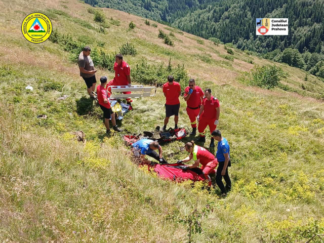 Un bărbat de 69 de ani s-a stins din viață în Munții Grohotiș, Prahova, în timpul culesului de afine