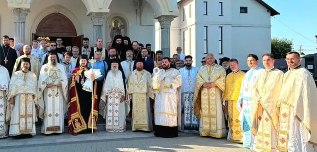 (FOTO) Părintele protopop Nicolae Zaharia a reprezentat Oneștiul la o mare sărbătoare religioasă din Basarabia