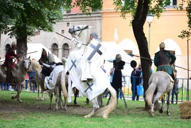 Teutonic Fest Honigberg revine la Hărman cu două zile de spectacole medievale și turniruri cavalerești