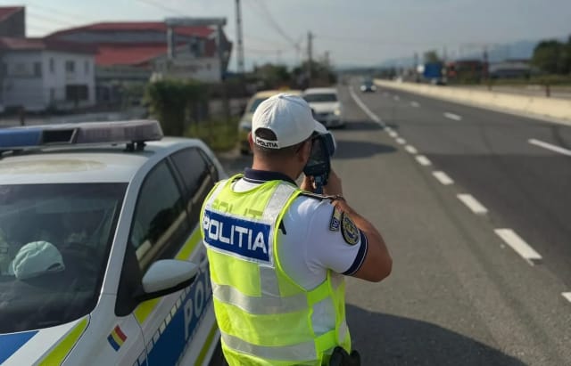 Radarele din Bacău vânează șoferii vitezomani, operațiune ROADPOL în desfășurare