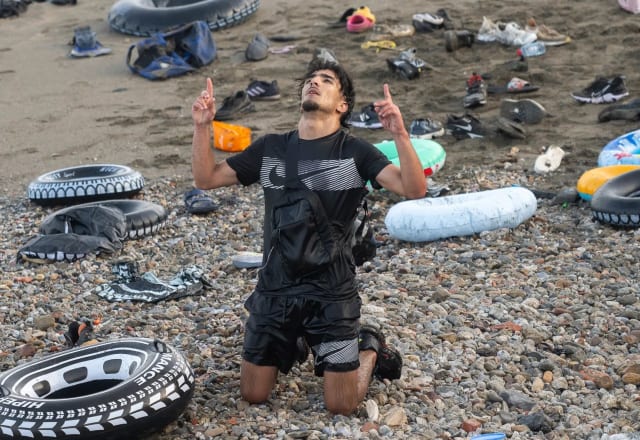 Românii și criza migrației: Oameni care se simt salvați în Europa, apoi devin nemulțumiți de viață