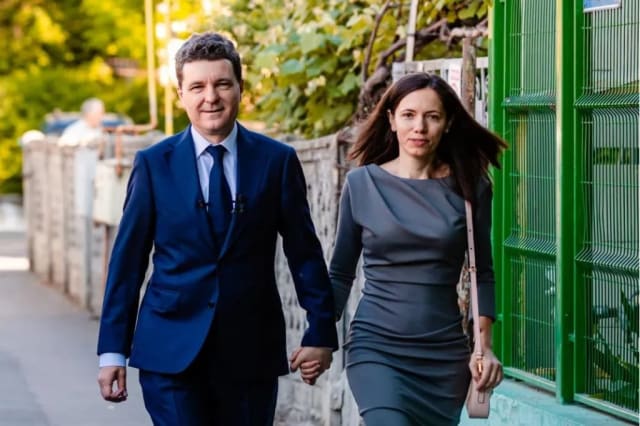Nicușor Dan a publicat declarația de avere a partenerei sale de viață
