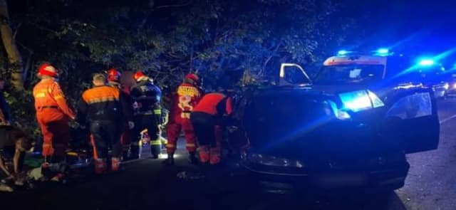 Trotinetist rănit grav după ce a intrat în plin într-o mașină la Lugoj