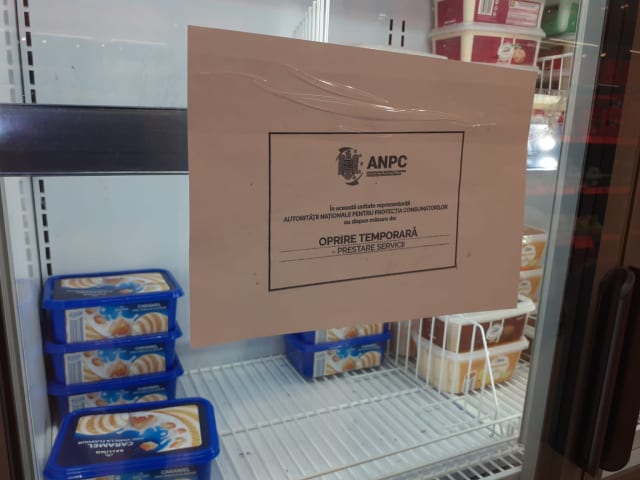 Nereguli grave în magazine și restaurante: alimente expirate, frigidere murdare și produse fără etichete