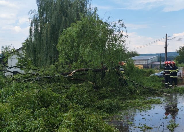 Vremea se menține călduroasă, dar se a anunțat furtuni în mai multe zone ale țării