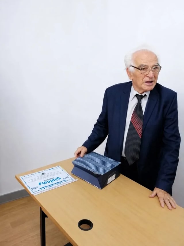 Profesorul Nicolae Zugravu, fost director la Liceul Radu Vlădescu, s-a stins din viață