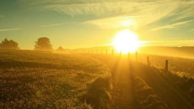 Meteorologii au anunțat schimbări de temperatură și ploi în Transilvania în următoarele două săptămâni