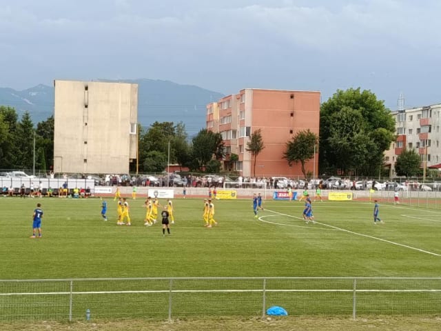 Corona Brașov merge în play-off-ul Cupei României, dar nu a impresionat; Olimpic Zărnești a avut o replică solidă