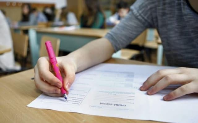Admiterea la liceu se va schimba din 2027: liceele pot organiza examen separat