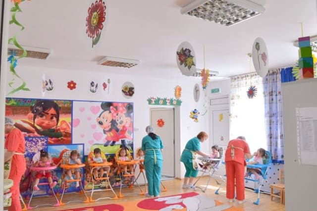 Guvernul scoate la concurs peste 760 de posturi pentru creșe finanțate din PNRR