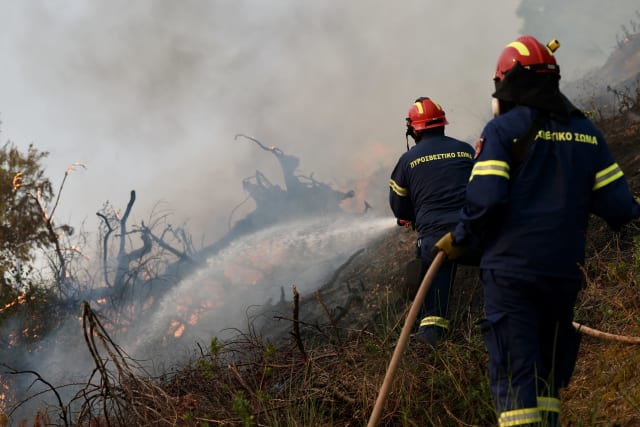 Incendiu pe insula Skyros din Grecia: autoritățile au emis ordin de evacuare