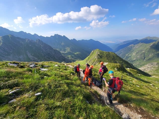 Turist de 55 de ani s-a stins din viață în masivul Făgăraș, extras cu elicopterul SMURD