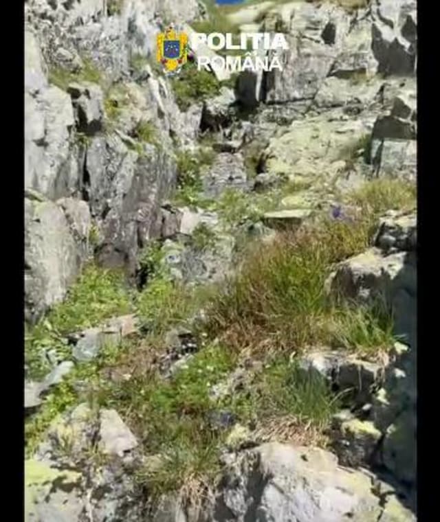Un turist de 54 de ani s-a stins din viață după ce a căzut de pe versantul Viștea Mare