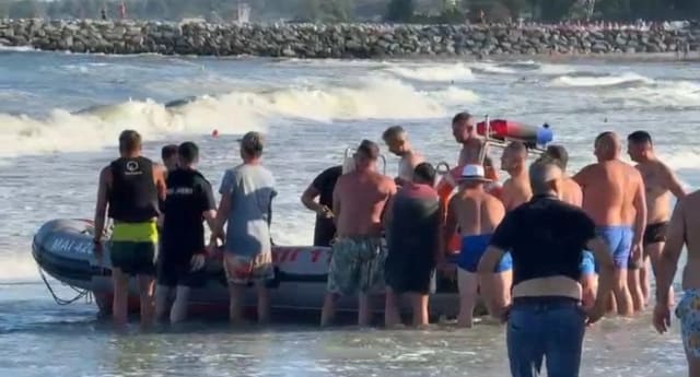 Un adolescent de 17 ani s-a stins din viață după ce a dispărut în mare la Olimp