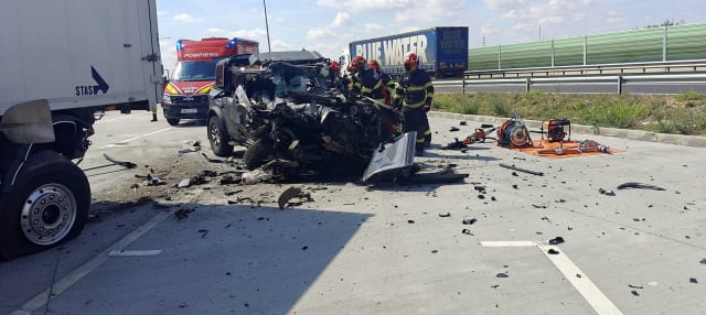 Accident mortal pe centura Timișoarei: șoferul de 57 de ani s-a stins din viață după coliziunea cu camionul parcat