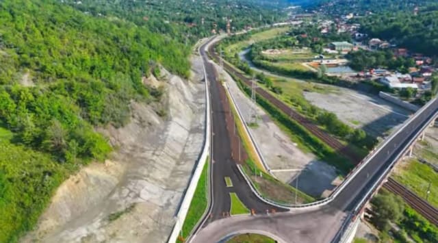 Centura Comarnic se toarnă asfalt și aproape de finalizare: termenul din august pare realizabil