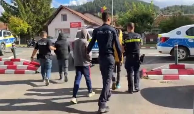 Trei minori, reținuți după un furt de 2.600 de lei din Săcele