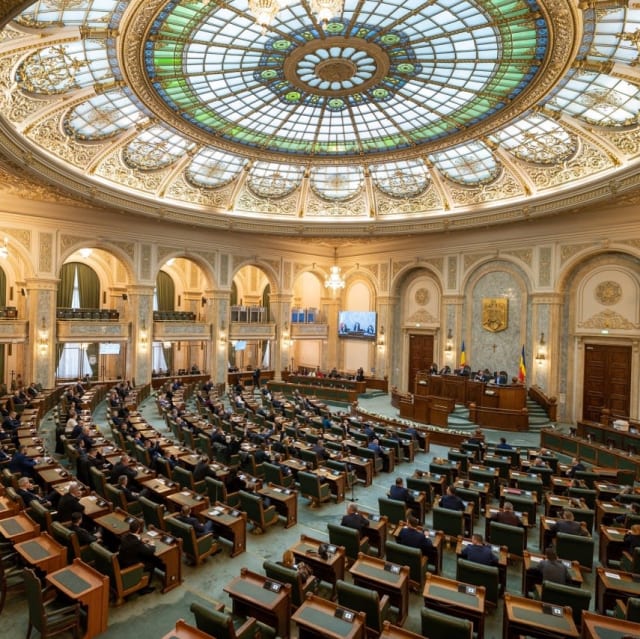 Camera Deputaților se reunește în sesiune extraordinară pentru proiecte legislative importante
