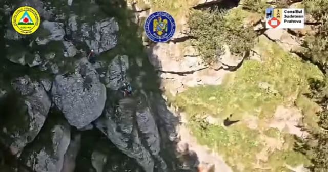 Turistă accidentată în Munții Bucegi, evacuată cu elicopterul la Spitalul Brașov