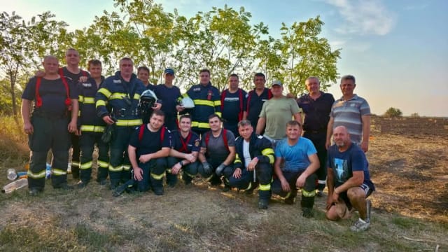 Caniculă la Botoșani: Pompierii se confruntă cu riscuri sporite în stingerea incendiilor