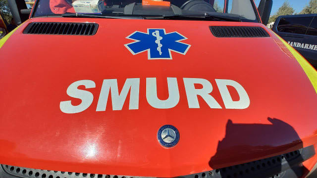 Carambol cu trei mașini la Tuzla: Două victime conștiente, asistate medical