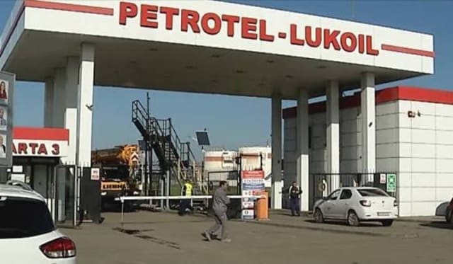 Petrotel Lukoil a confirmat că va intra în insolvență pentru protejarea rafinăriei