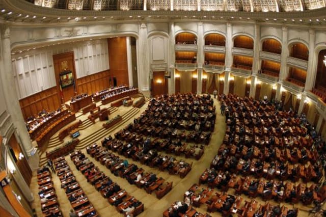 USR propune modificări pentru publicarea declarațiilor de avere ale demnitarilor în Legea Integrității