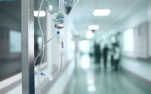 Un băiețel de 6 ani a ajuns în comă după ce sora lui i-a pus plasturi cu fentanyl