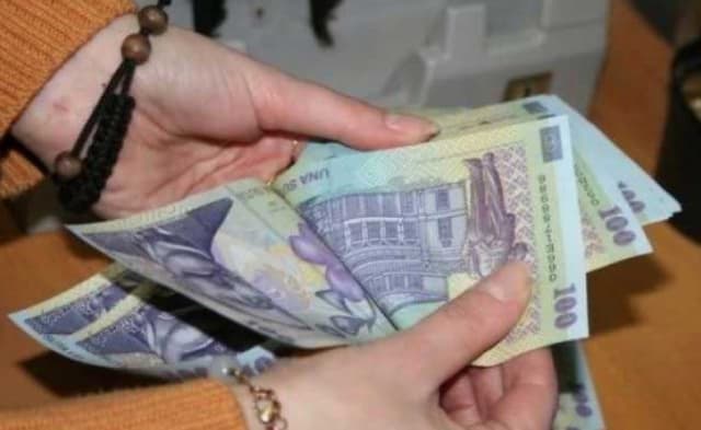 Clujeancă de 58 de ani, arestată preventiv după ce a furat 17.200 de lei din locuința unui bărbat