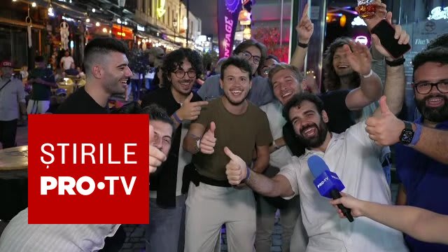 Turiști străini apreciază centrul vechi al Bucureștiului: atmosferă unică și ospitalitate românească