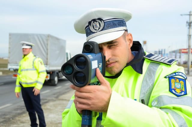 Șofer prins de radar cu 212 km/h pe A3 la Câmpia Turzii. Sancționat cu amendă și suspendare