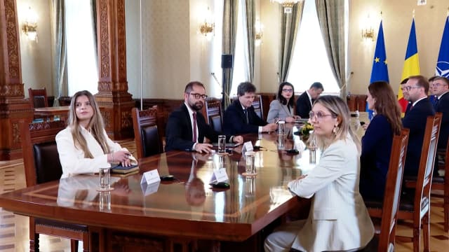Negocieri politice pentru formarea guvernului în România