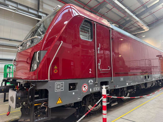 Ultimele 5 locomotive Alstom vor ajunge luna viitoare pentru rute din Brașov, București, Constanța și Timișoara