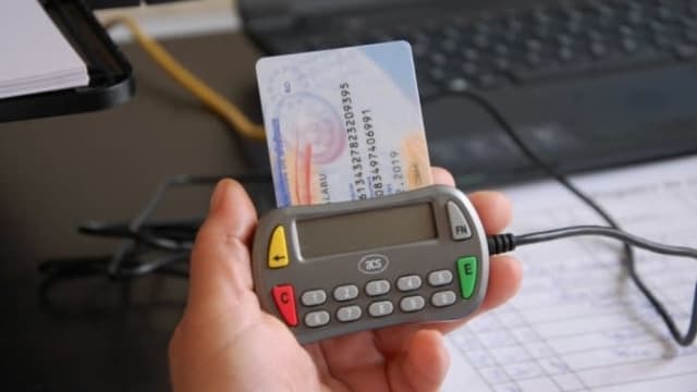 CNAS a anunțat continuarea utilizării cardului de sănătate începând cu 1 septembrie 2026