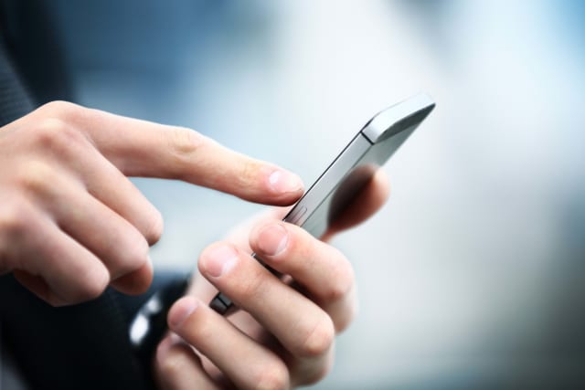 UniCredit Bank a lansat plăți rapide prin scanare QR la POS și factură în România