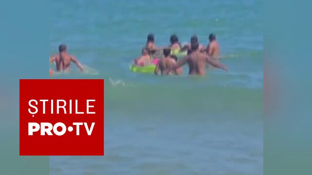 Un turist dispărut în mare pe litoral, scafandrii continuă căutările