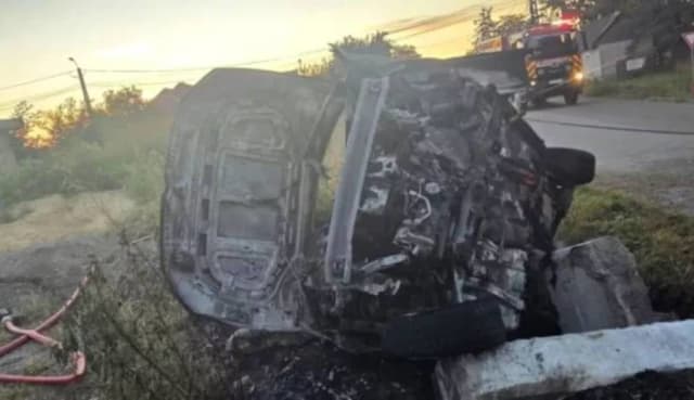 Accident grav în Suceava: două victime carbonizate după ce mașina s-a izbit de un cap de pod și a luat foc