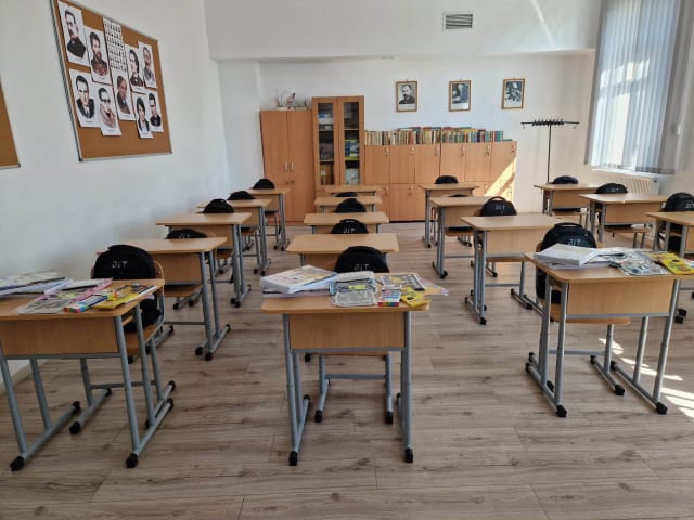 Primăria Fântânele oferă gratuit ghiozdane și uniforme elevilor înainte de 7 septembrie 2026
