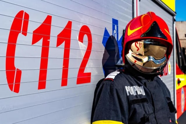 Incendiu de amploare în județul Bihor! Intervin mai multe echipaje de pompieri