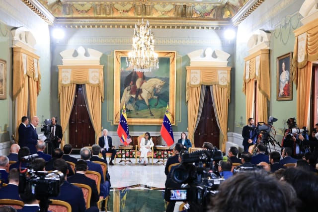 SUA obține acces la petrolul Venezuelei prin acord cu miliardar investigat pentru spălare de bani