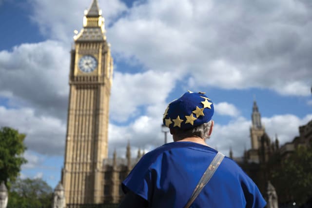La 10 ani de la Brexit, regretul continuă să domine Marea Britanie
