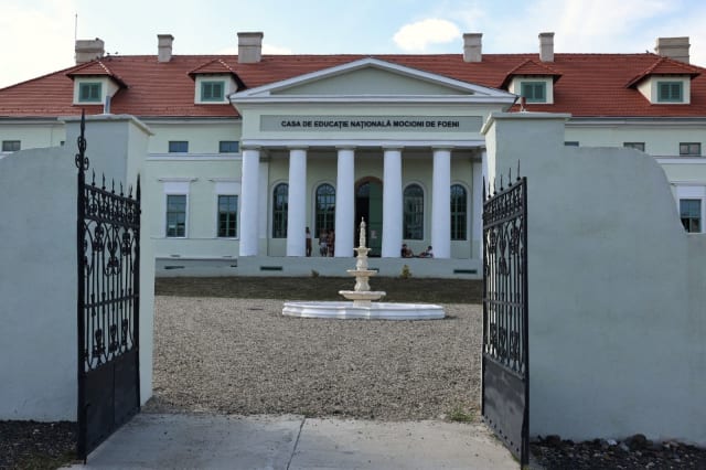 expoziție de artă vizuală la Castelul Mocioni din Foeni