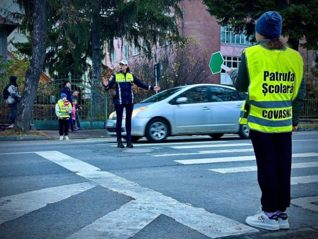 Polițiștii din Covasna au efectuat controale și acțiuni de prevenire înainte de startul școlii din 2026