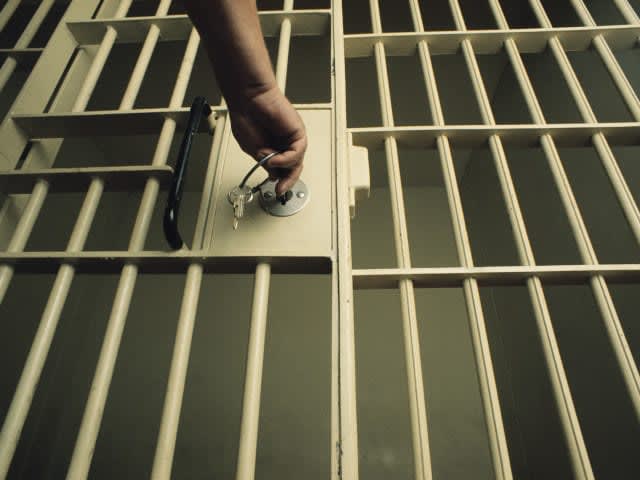 Un bărbat din Capitală a stat aproape o lună în închisoare, fiind greșit identificat de poliție