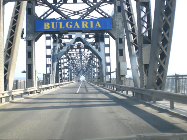 Bulgaria vrea să înceapă negocierile pentru construirea a două poduri peste Dunăre după formarea unui guvern stabil în România